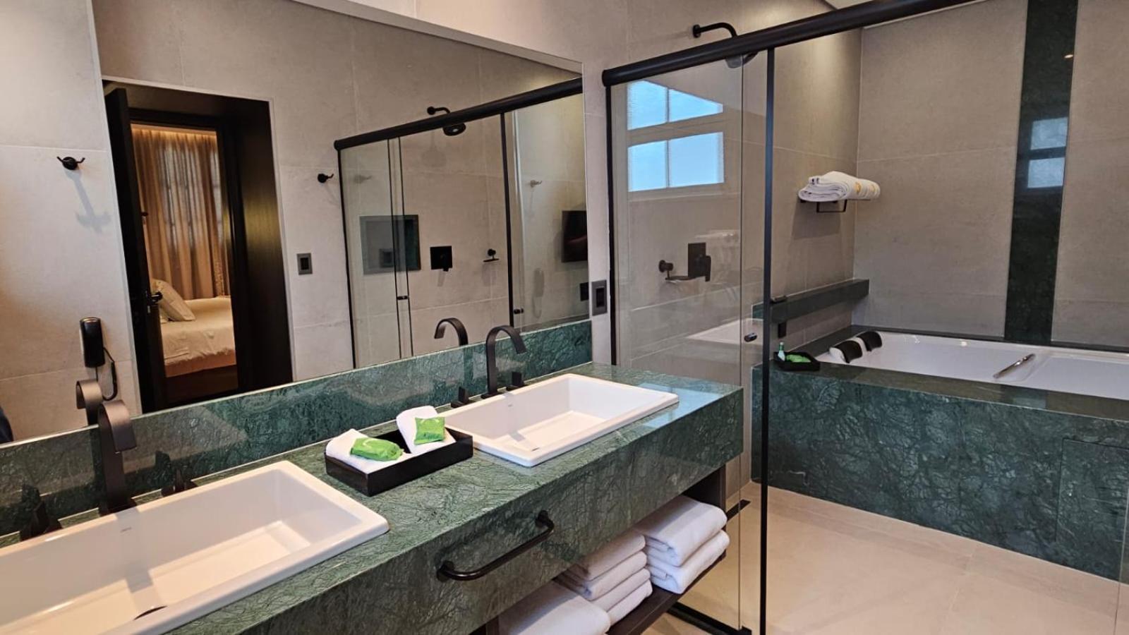 Hotel Gloria Resort & Convention กาชัมบู ภายนอก รูปภาพ